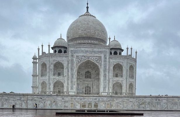 Taj Mahal, Agra Fort & Baby Taj Private Day Trip from Delhi