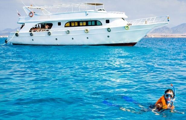 Marsa Mubarak Unforgettable Snorkeling Trip & Lunch – Marsa Alam
