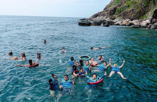 Snorkeling, Cocktails, Music Band and Cruise Nha Trang Tour 