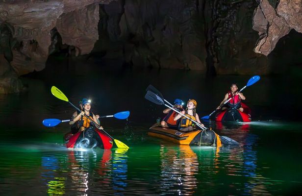 Conquer of Phong Nha Cave 4,5 km by kayaking Group Tour