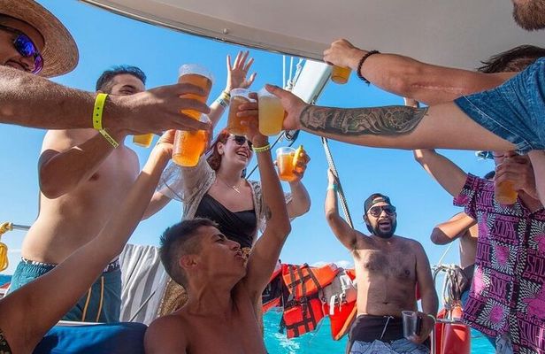 Isla Mujeres Catamaran + Open Bar on board, from Playa del Carmen