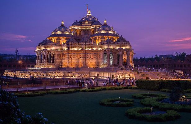 Tour to Akshardham temple with Guide and Delhi Tranfer