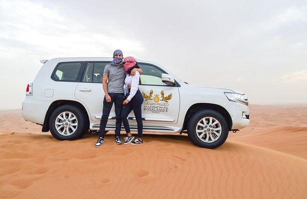 Dubai Desert Safari Tour with 4x4 Dinner and Inclusions