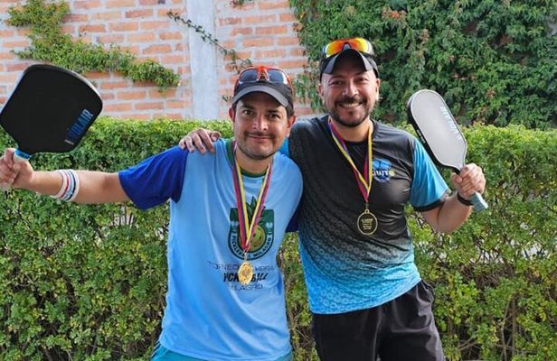 Pickleball Tour with Andres and Locals in Quito