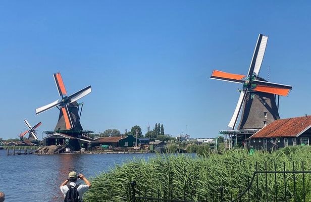 Private Tour to Giethoorn, Zaanse Schans and Dutch Windmills