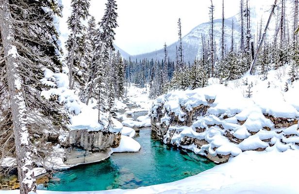 Lake Louise, Marble Canyon Icewalk and Banff Town from Calgary