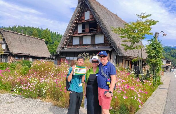 World Heritage Shirakawa-go and Experience Tours from Kanazawa