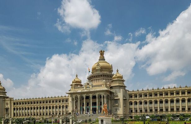 Bangalore Private City Car Tour with Guide and Lunch
