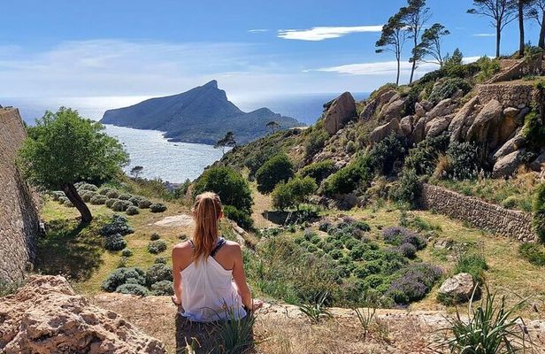 5 hours Mallorca hiking tour in Castell d Alaro