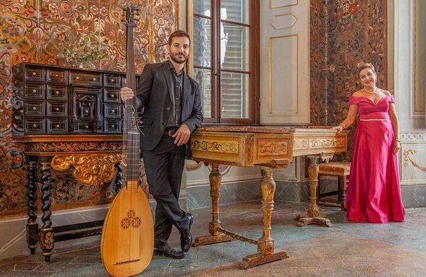 Siena: Intimate Opera Concert & Tour in Piazza del Campo