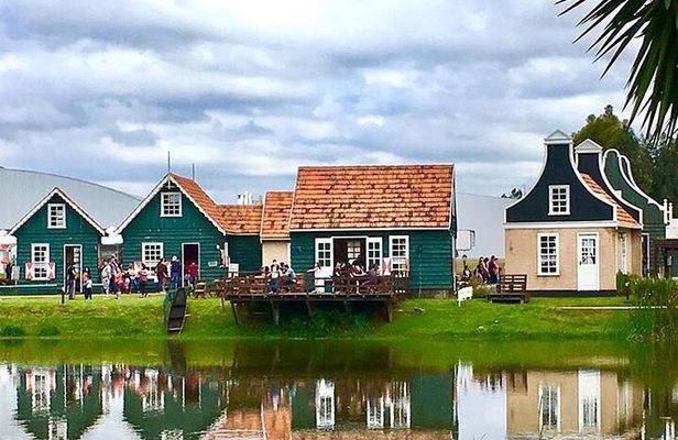 8-hour guided tour of the Dutch Colonies of Paraná