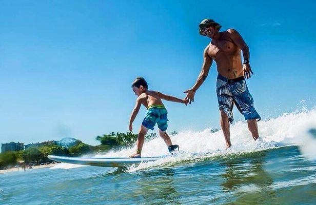 Surfing in Tamarindo Con Mao