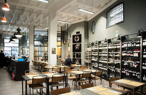 Unique Wine Tasting in Enoteca in Rome San Pietro Area