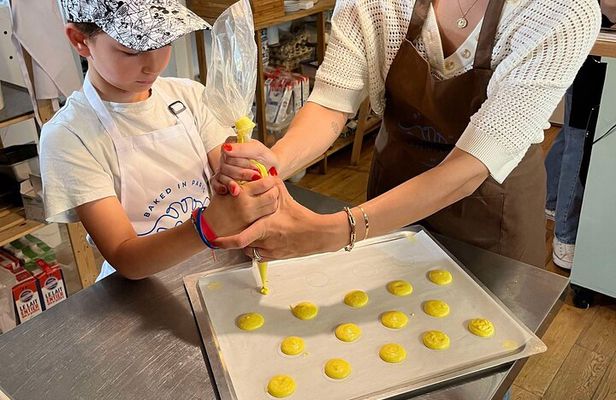 Fun Macaron Class for Families in Paris - 3 different places