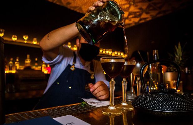 Hidden Cocktail Crawl in Chinatown