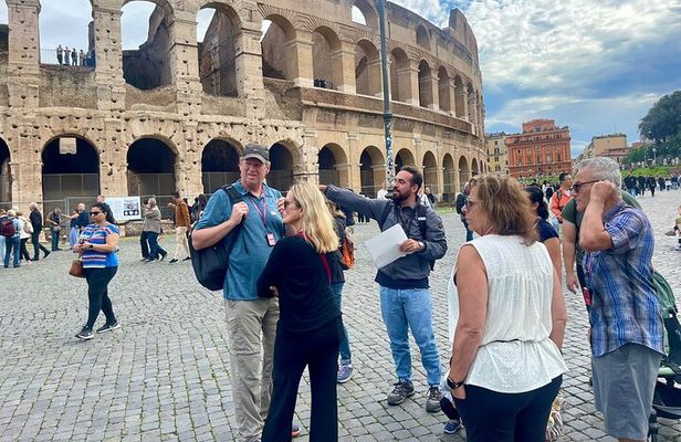 Colosseum, Roman Forum and Palatine Hill Guided Walking Tour