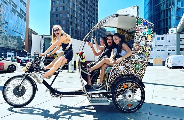 Rickshaw Private Sightseeing City Tour Berlin 