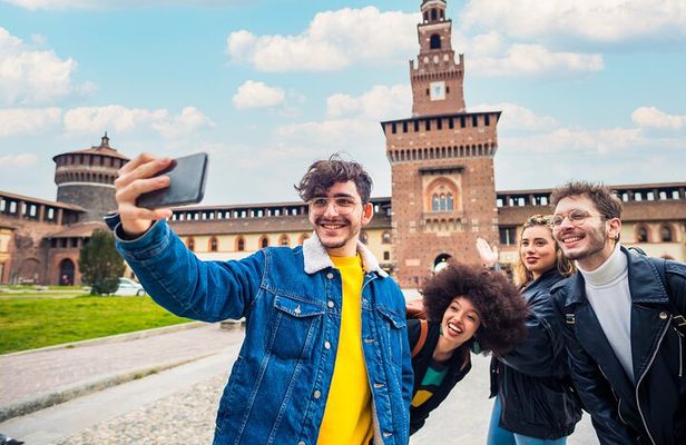 Milan Must-Sees: 2-Hour Private Tour for Newcomers