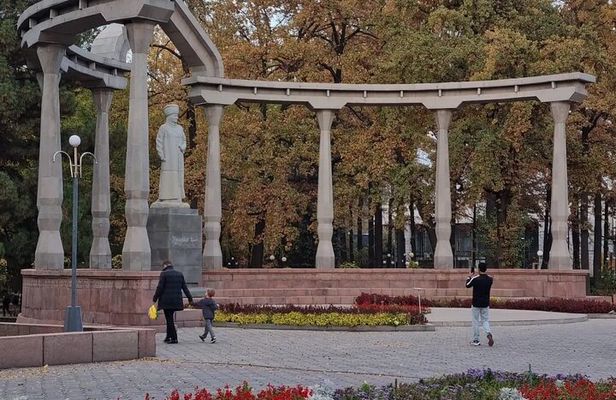 Walking City Tour in Bishkek