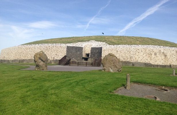Newgrange and The Boyne Valley Tour
