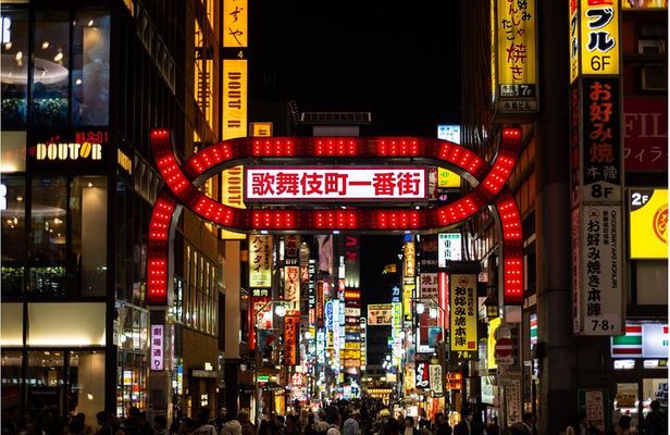 Tokyo Local Flavors Night Tour in Shinjuku