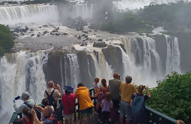 PRIVATE tour in Iguassu Falls side Argentine