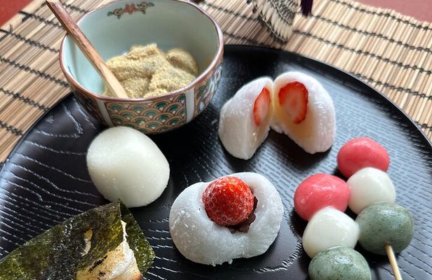 Mochi Sweets Making Class in Tokyo