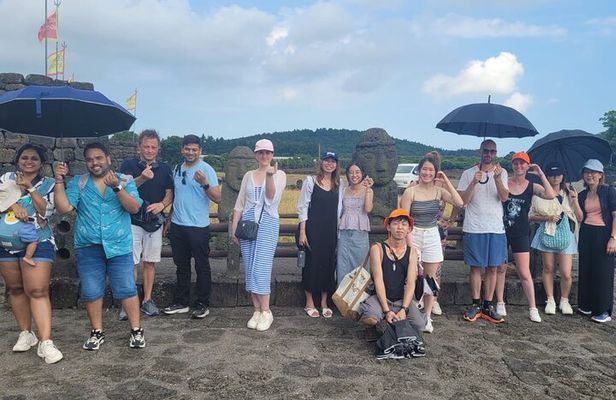 Jeju Eastern UNESCO Sites Day Tour with Haenyeo Show