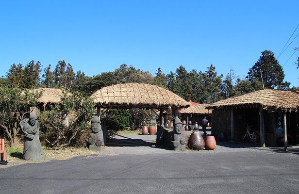 Jeju Eastern UNESCO Sites Day Tour with Haenyeo Show