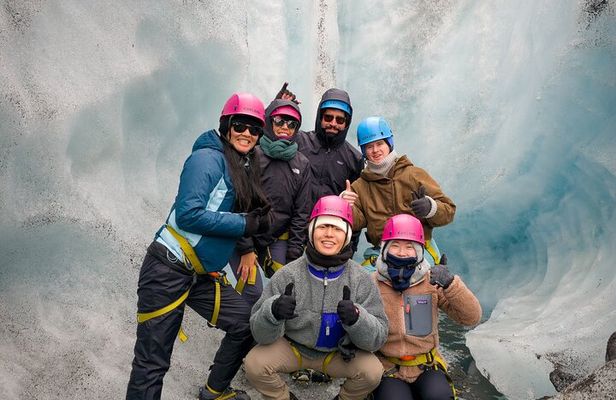 Iconic Glacier Hike on Sólheimajökull – Meet on location