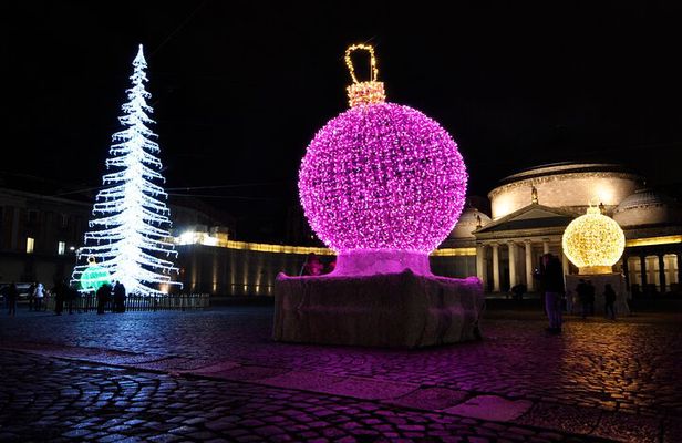 Explore the Naples Christmas Market Behind the Scenes