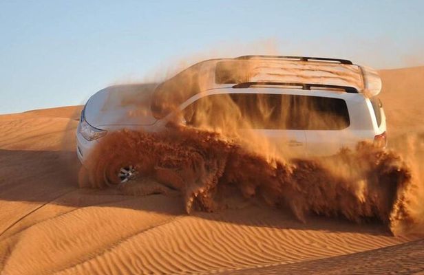 Dubai Evening Private 4x4 Dunes Bashing Desert Safari & Sunset
