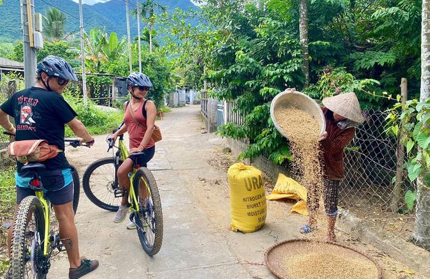 Private Da Nang Countryside Cycling Tour