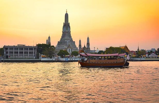 Bangkok Manohra Cruise Sunset Dining on Chao Phraya River