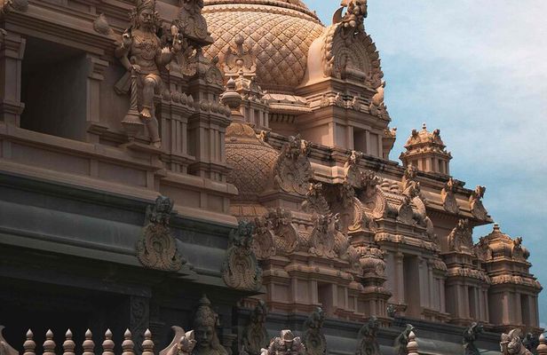 Delhi Temples and Spiritual Landmarks Tour