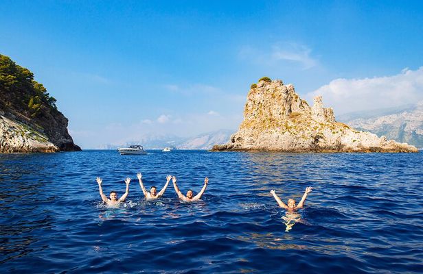 Sorrento Coast Highlights: 2-Hours Small Group Boat Tour
