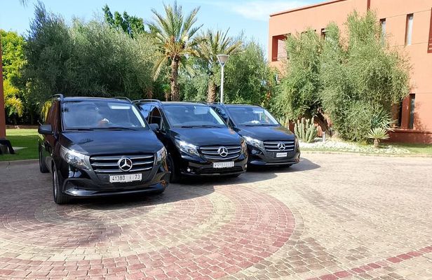 Private Casablanca to Marrakech Transfer with Medina Tour