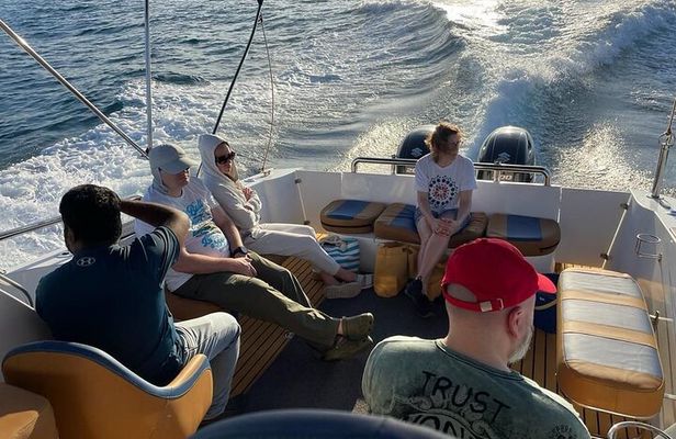 Mirissa : Luxury Speed Boat Evening Sunset Tour with Hotel Pickup