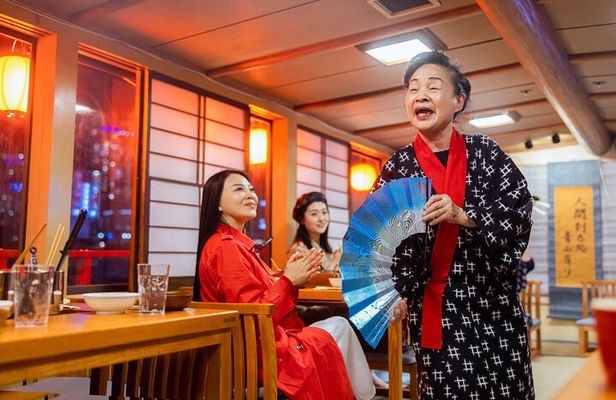 Tokyo Cherry Blossom Dinner Cruise|With Traditional Show & Drinks