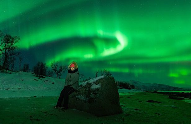 Tromsø Northern Lights with Campfire and Professional Photos