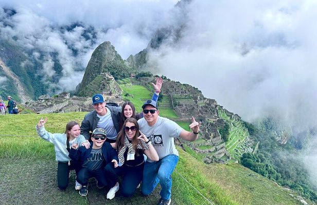 2Day Short Inca Trail to Machupicchu Sun Gate and Panoramic Train