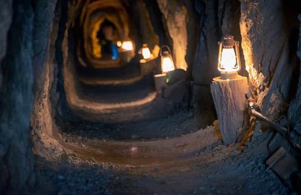 El Dorado Gold Mine & 7 Magic Mountains Tour