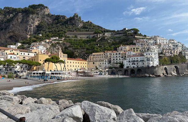 Amalfi Coast Sharing Tour from Sorrento by Minivan