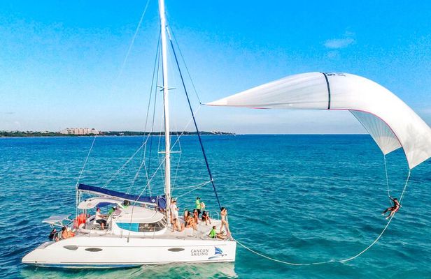 Catamaran family friendly Tour to Isla Mujeres with lunch