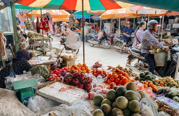 Phsar Krom Local Market Experience –with Khmer Dessert Tasting