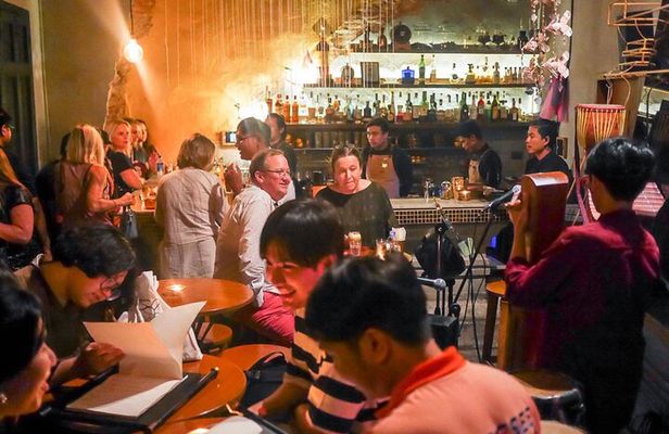 Bangkok Bar Crawl by Tuk Tuk