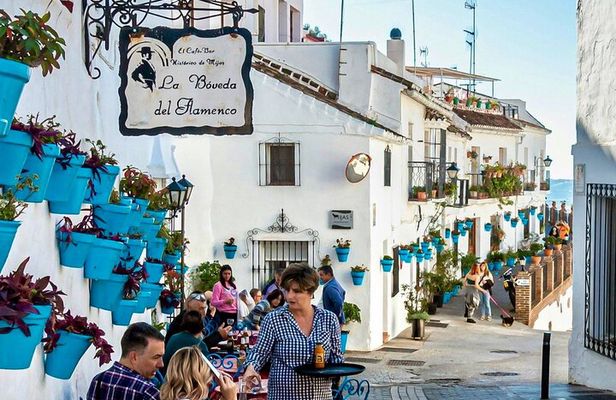 Marbella and Mijas Day Tour and Puerto Banus and Benalmadena