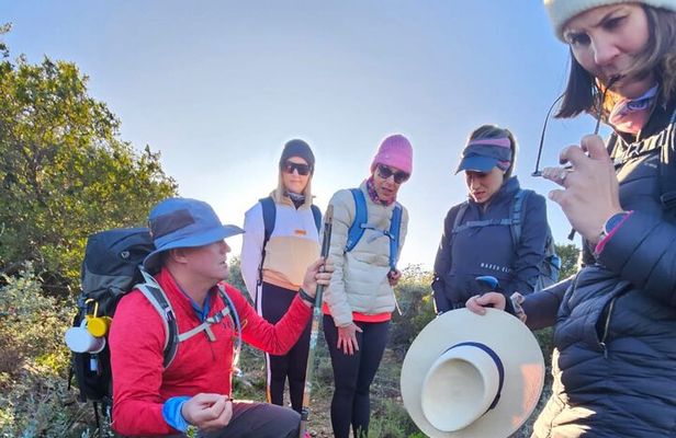 1 Day Guided Private Wine Walk Trails and Fossil Hunt
