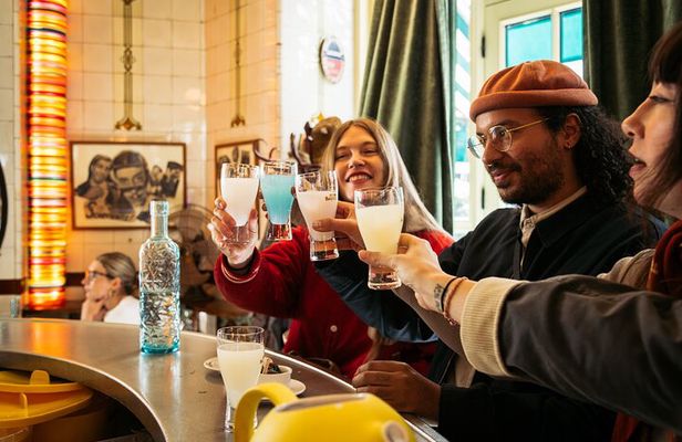 Paris Le Marais Food & Wine Tour with Eating Europe