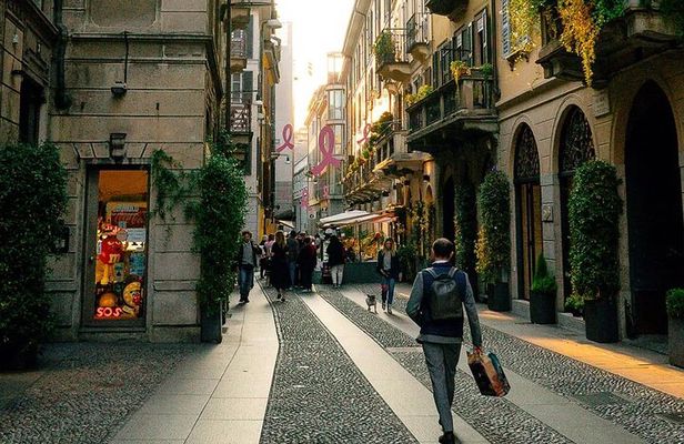 Gallery Art and Culture Guided Walking Tour in Brera